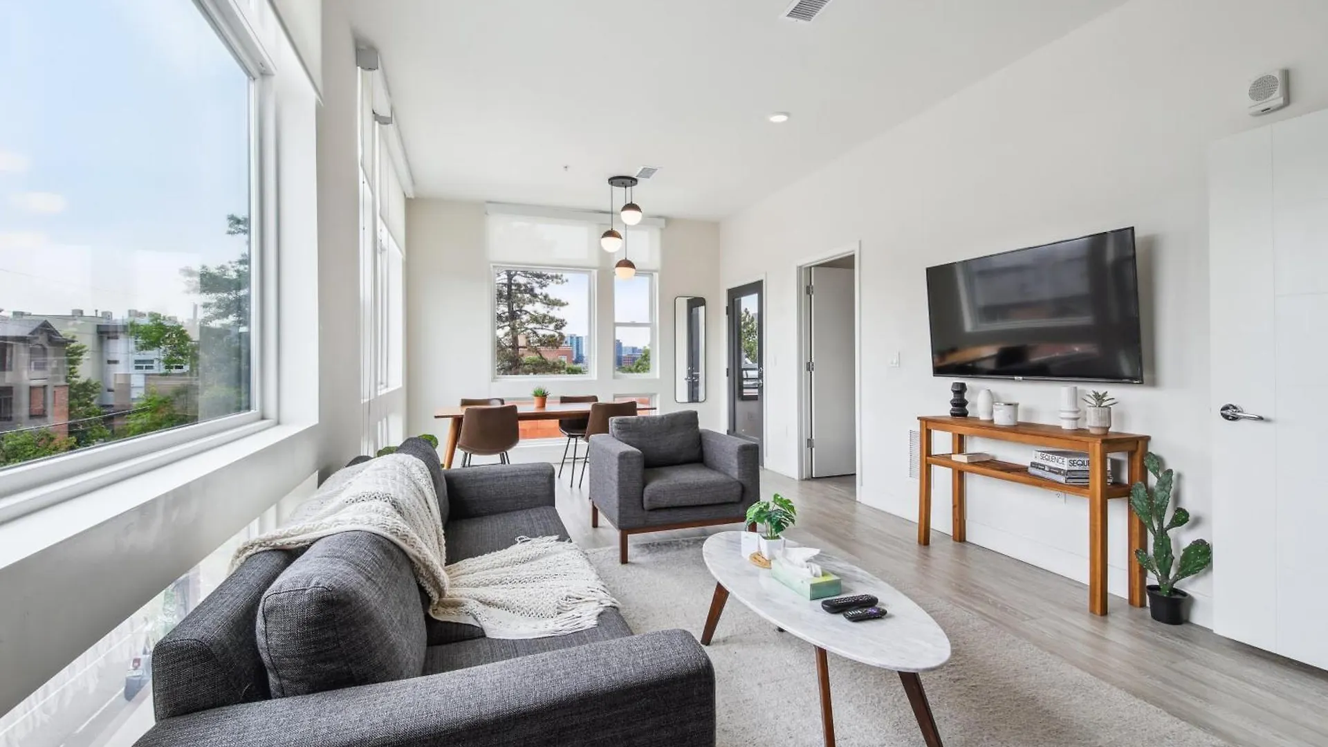 Highline Hideaway | Espadin Lohi Denver Holiday home