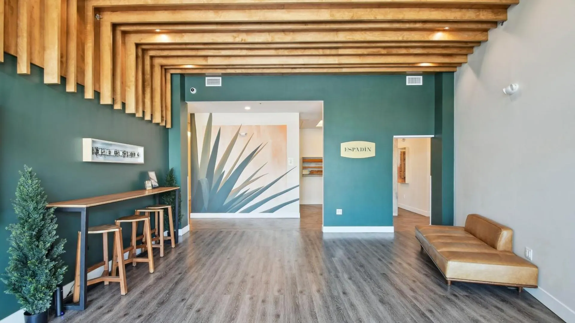 Highline Hideaway | Espadin Lohi Denver 0*,